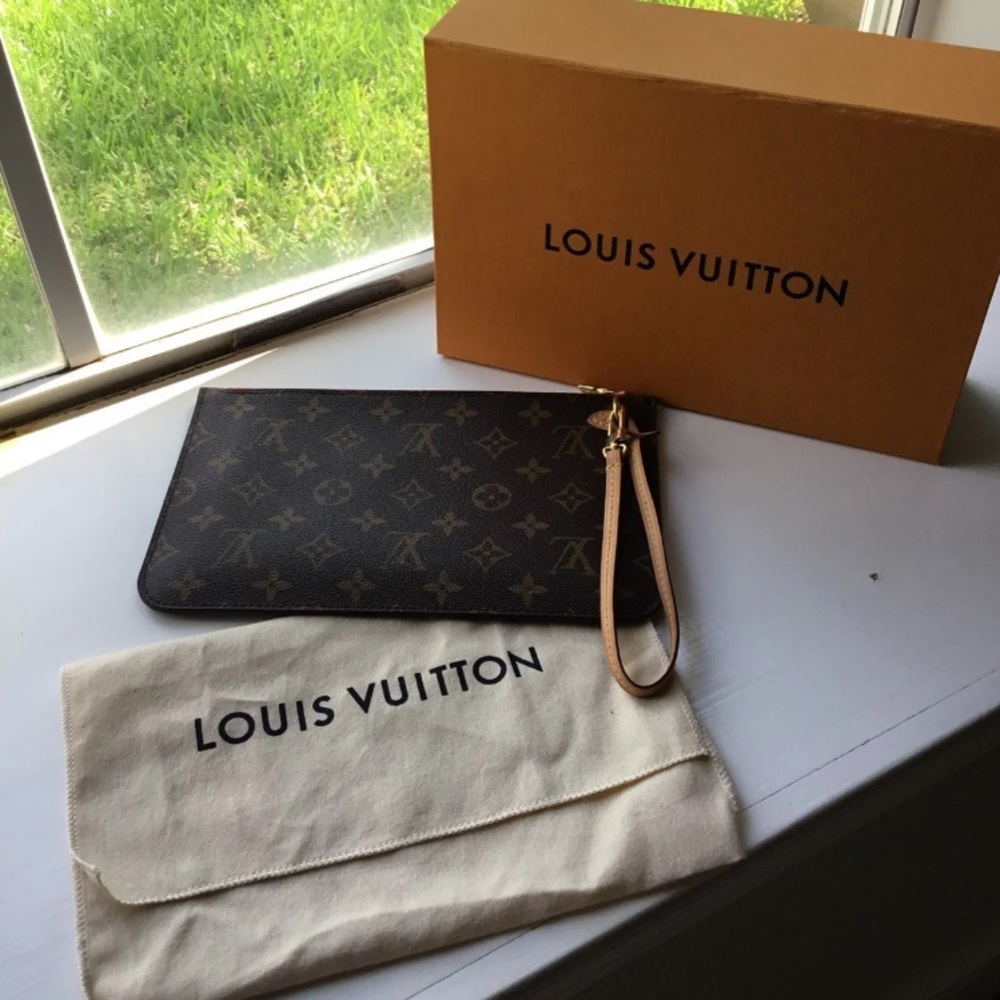 Louis Vuitton pochette Mm